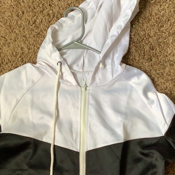 ⬛️UNISEX BLACK AND WHITE HOODIE ⬛️ - Picture 2 of 4